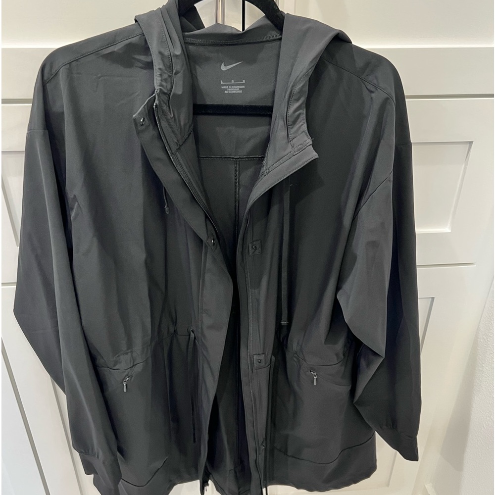 Nike Dri-fit  Bliss water repellent anorak jacket